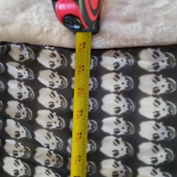Extraterrestrial Skull Oblong Scarf - Picture 2 of 4